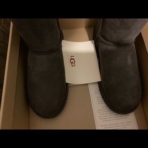 ugg classic short boots. Chocolate size 8